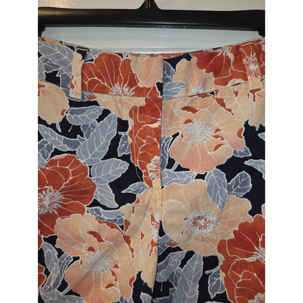 Ann Taylor LOFT Women's Floral Chino Shorts Size 2 Cotton Mid Rise Pockets - Picture 2 of 5